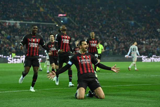 半岛体育下载-红黑暗夜见证里程碑时刻，队长伊布再成纪录先生