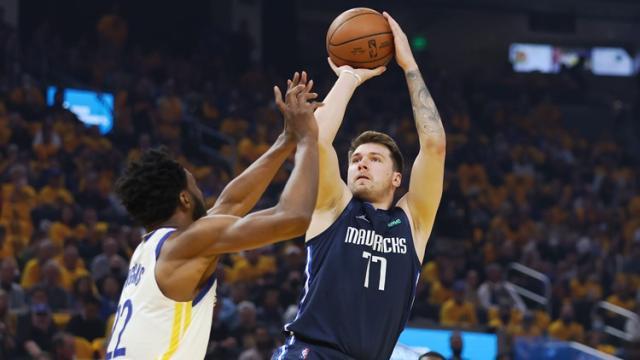 半岛体育官网-飚中21记三分的独行侠 还是死在了三分线上