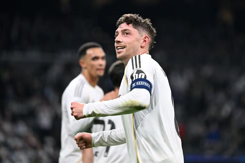 半岛体育注册网址-帽子戏法，巴尔韦德当选皇马vs曼城全场最佳